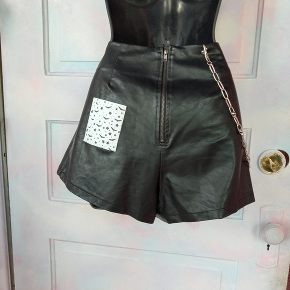 💥Host Pick! Ooak vegan leather spooky Bat Babe custom skort w pocket SOLD @shop - Picture 12 of 13